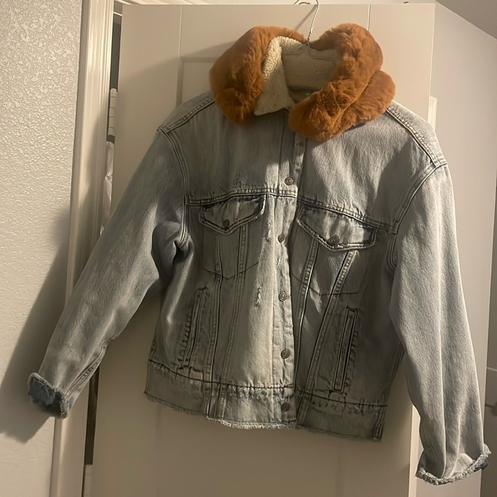 Levi’s OVERSIZED SHERPA TRUCKER JACKET